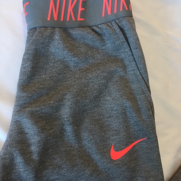 Nike Dri-fit joggers - Picture 2 of 3